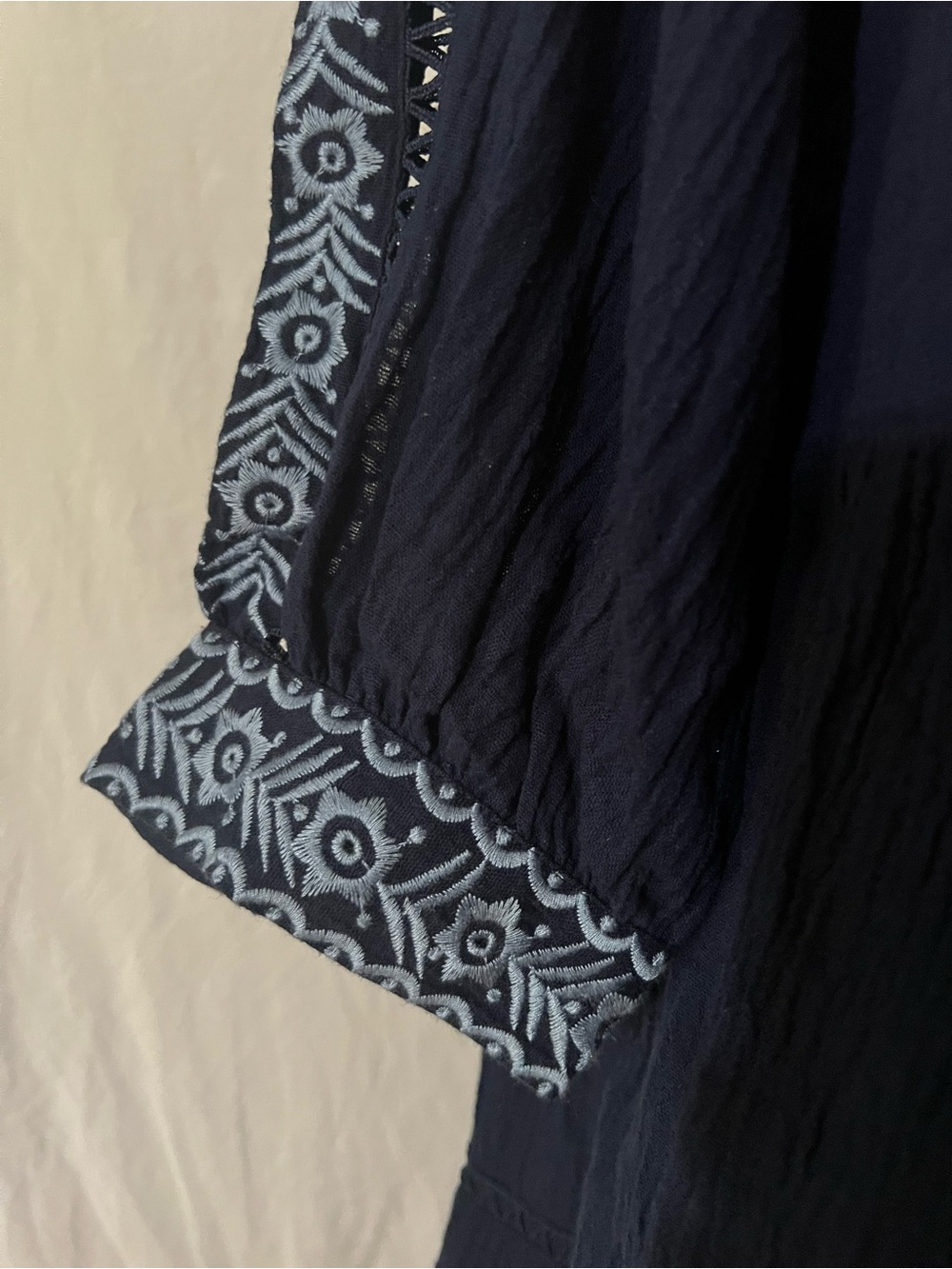 NWT Wrap London Embroidered
Crinkle Cotton & Linen Dress 6 - Picture 5 of 15